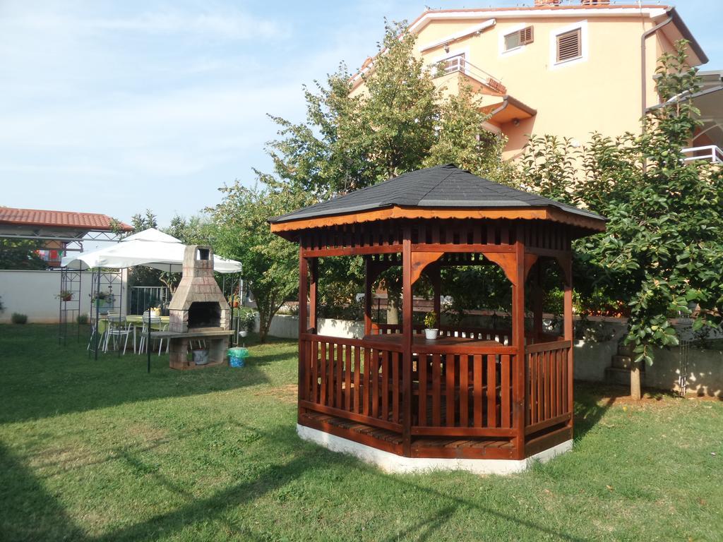 Apartmani Lina Umag Exterior foto